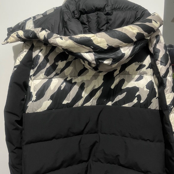 Moose Knuckles Puffer Parka - Size Medium - Picture 7 of 7